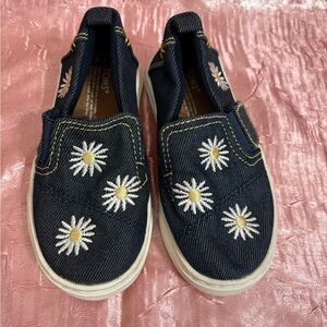 TOM’s Blue denim with white & yellow flowers Toddler size T7